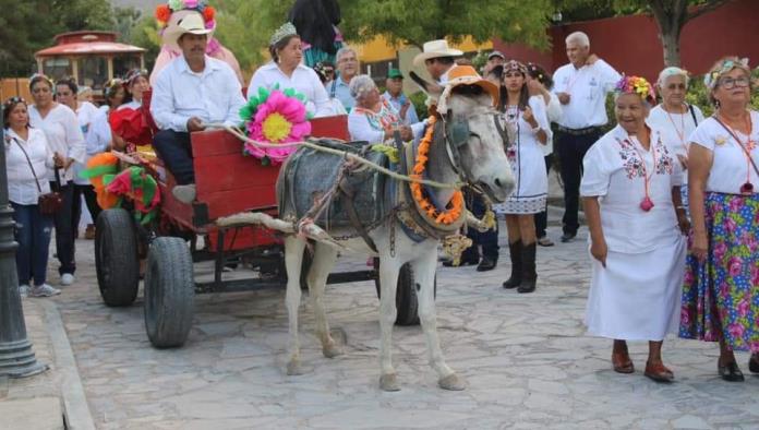 Cuatro Ciénegas | Festejan con callejoneada día del abuelo