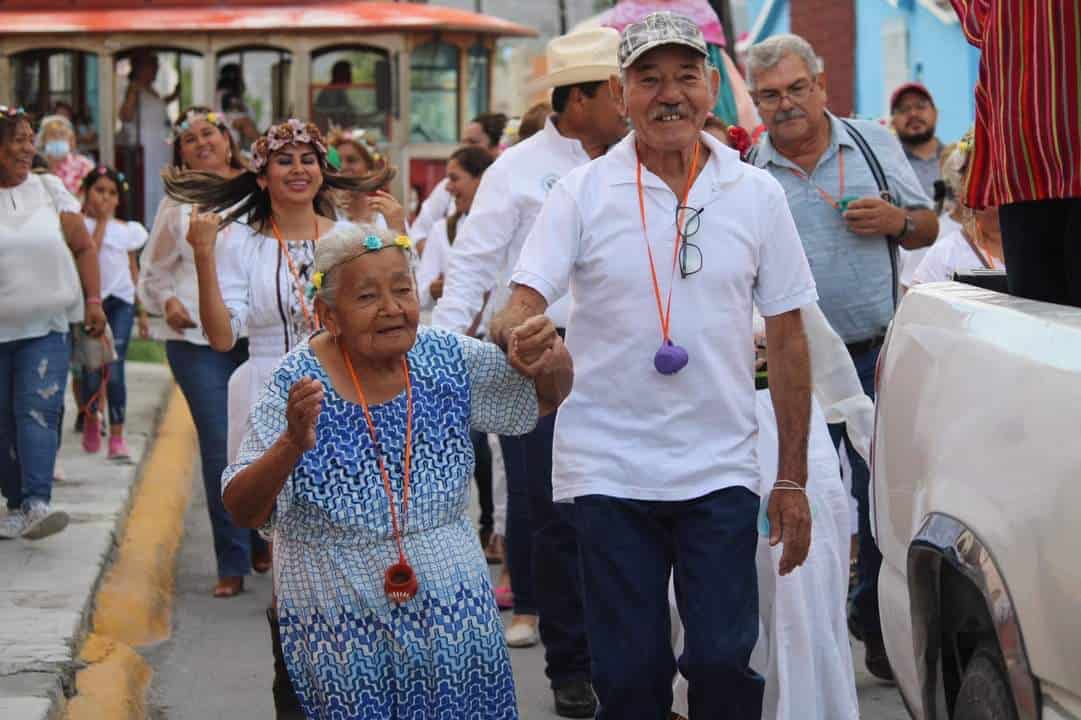 Cuatro Ciénegas | Festejan con callejoneada día del abuelo