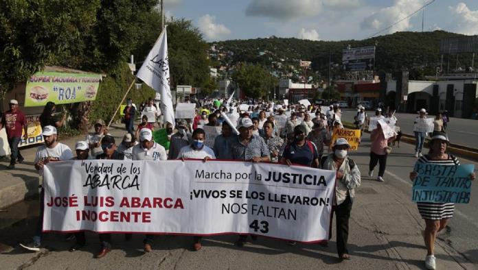 Marchan en Guerrero por liberación de implicado en caso Ayotzinapa