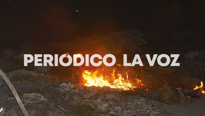 Pandilleros prenden fuego en lote baldío