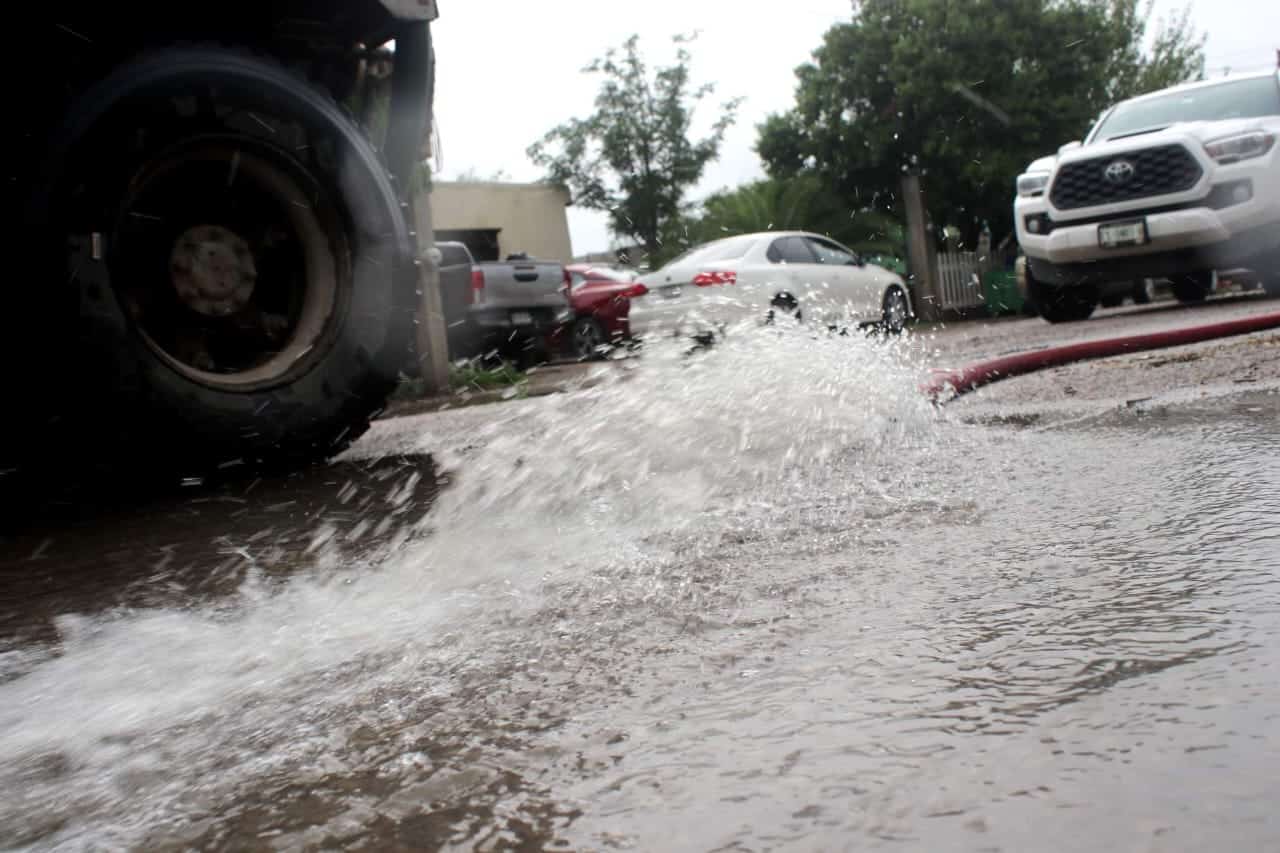 Recorre y atiende sectores afectados por lluvias la alcaldesa Diana Haro