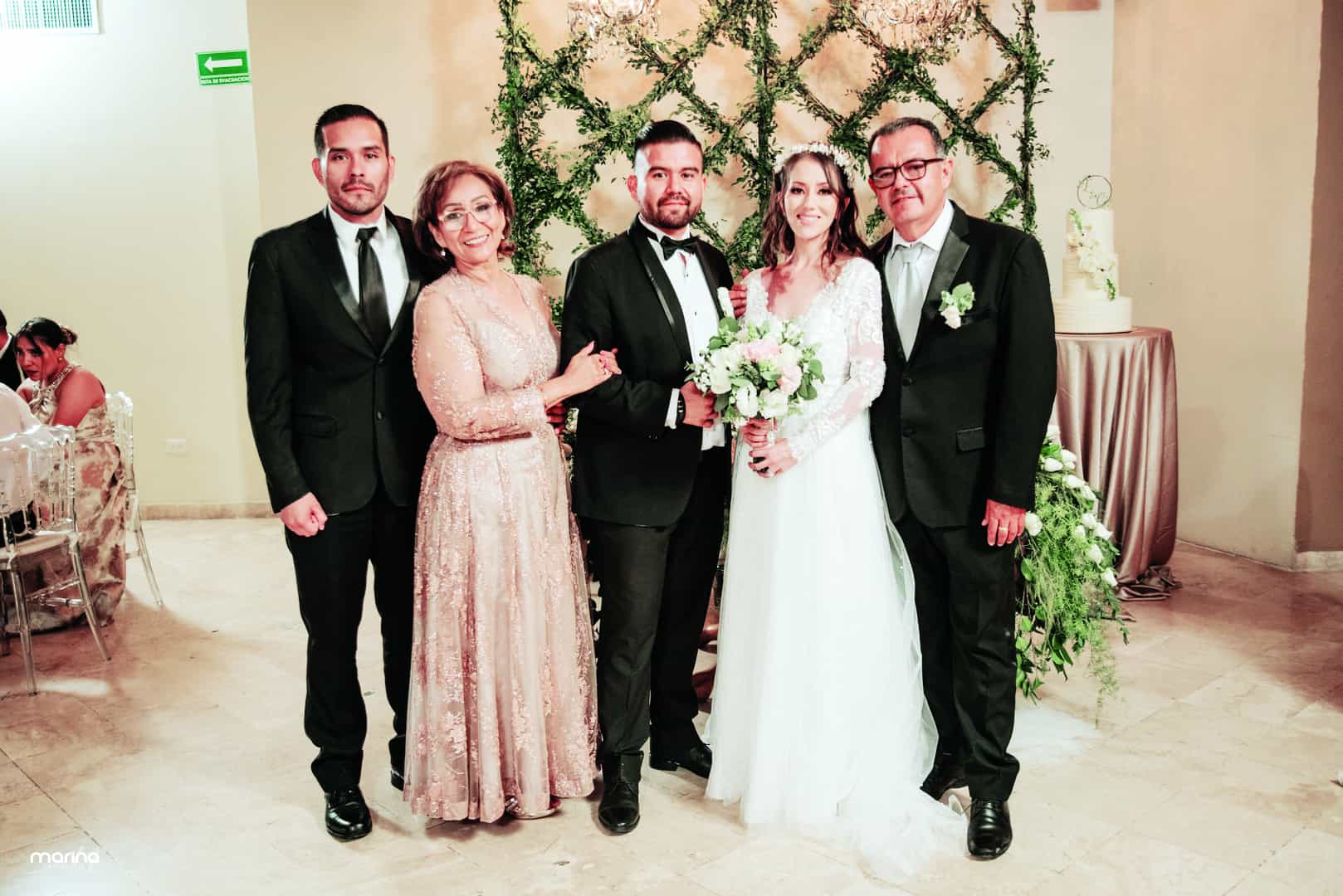 Lety y Carlos consagran su amor ante Dios