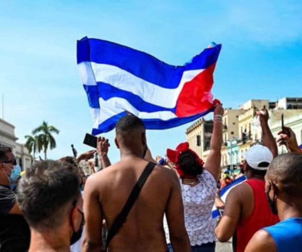 Pese a la represión; Continúan históricas protestas en Cuba