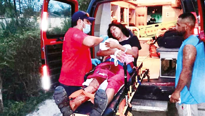 Sorprendió la labor de parto a migrante y no alcanzó a llegar al hospital.