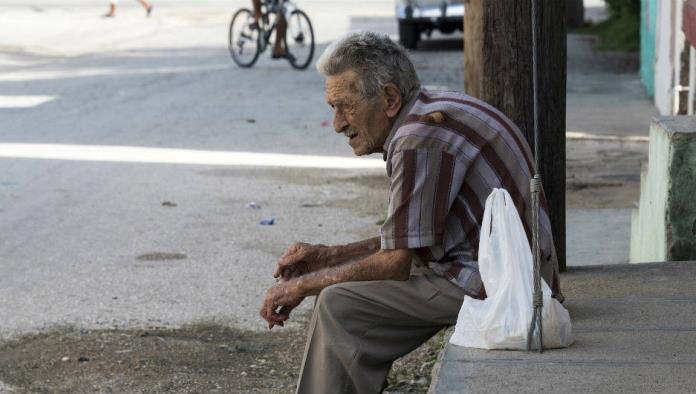 Frontera | Abandonan a abuelitos
