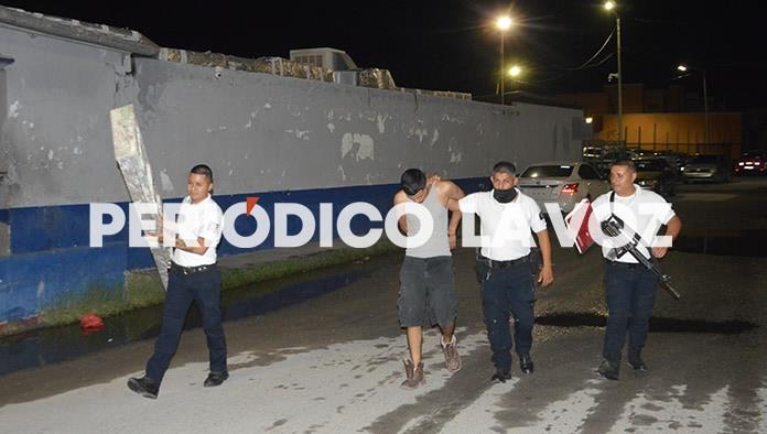 Perros delatan a ladrón del DIF