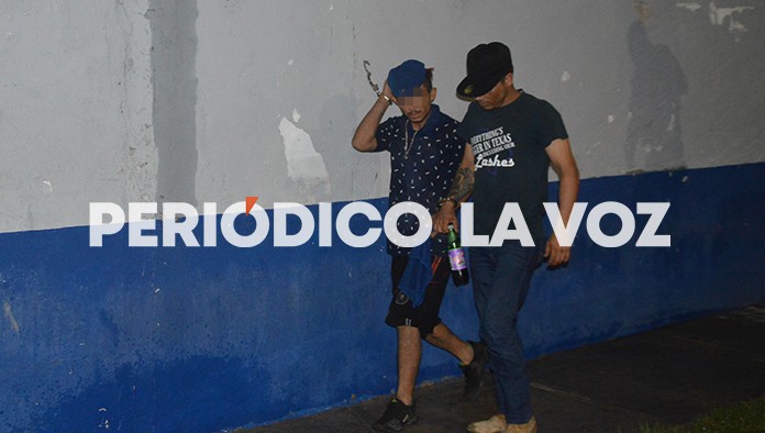 Se enfiestaban los 7 “enanitos”; policías los agarran drogándose