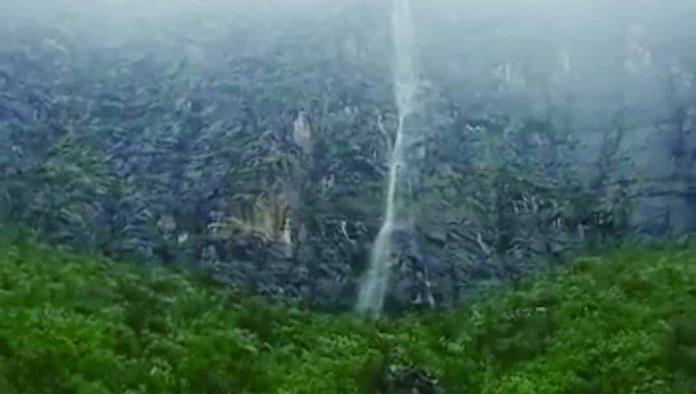Sorprende Cascada en Sierra del Cariño