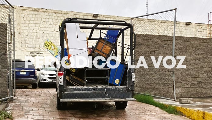 Las máquinas tragamonedas fueron encontradas en un lote baldío de Praderas.