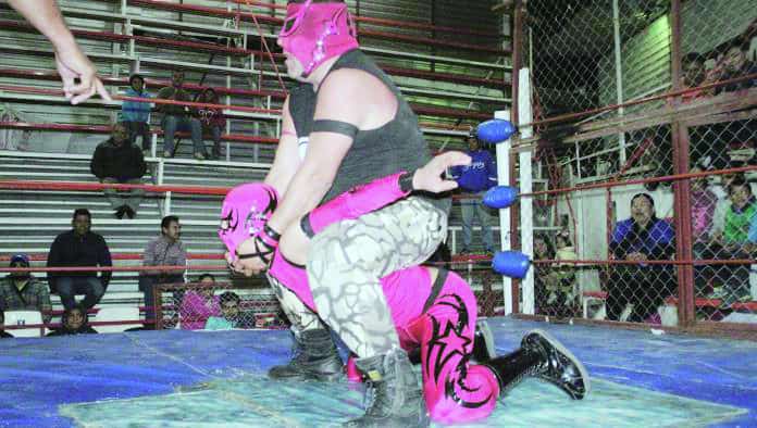Zintro Luchador el tóxico del cuadrilátero