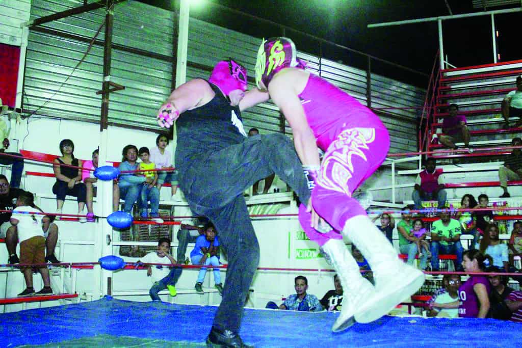 Zintro Luchador el tóxico del cuadrilátero