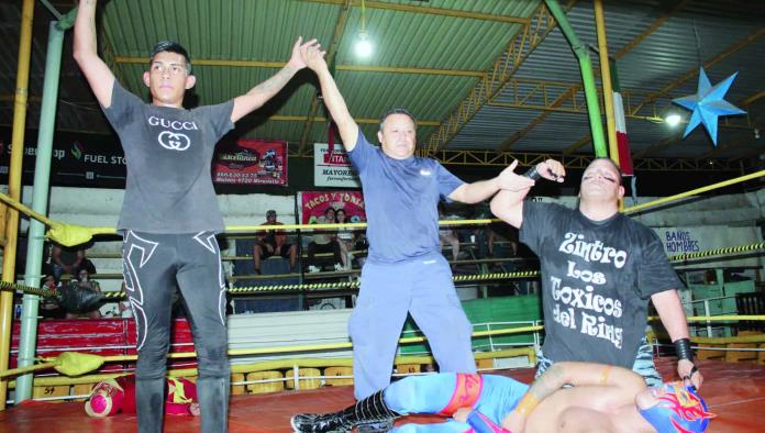Zintro Luchador el tóxico del cuadrilátero
