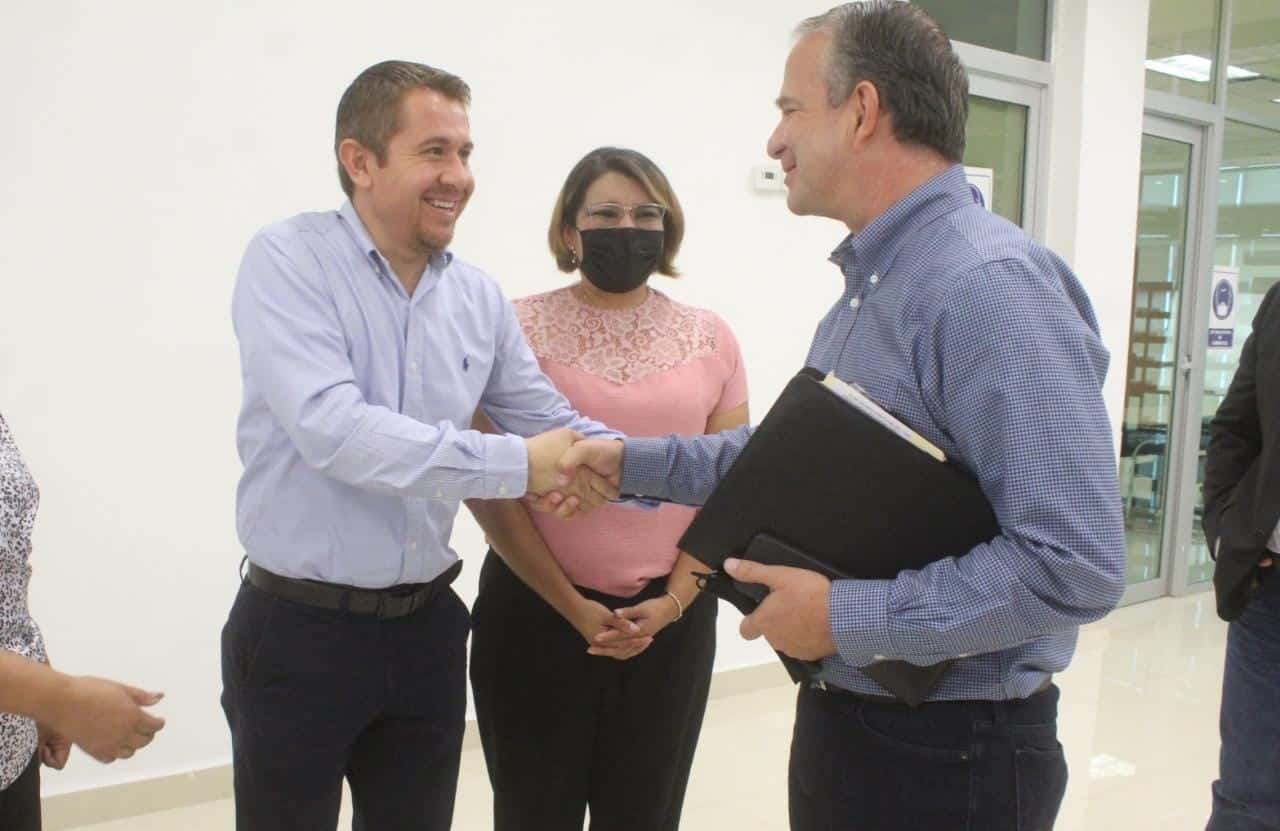 Brinda San Buena apoyo a alumnos