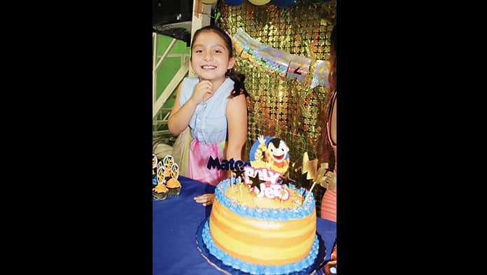 Mía y Mateo comparten su fiesta
