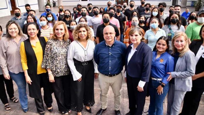 Entrega Súper Gutiérrez becas  a 466 alumnos