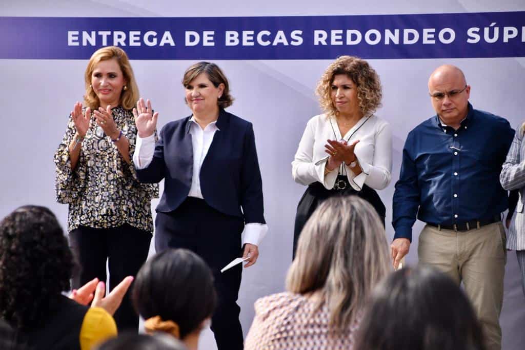 Entrega Súper Gutiérrez becas  a 466 alumnos
