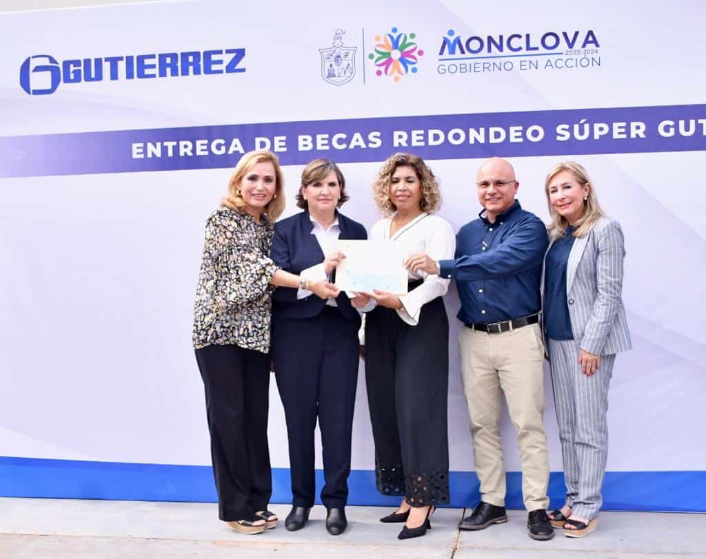 Entrega Súper Gutiérrez becas  a 466 alumnos
