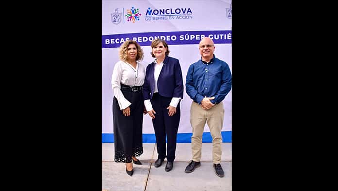 Entrega Súper Gutiérrez becas  a 466 alumnos