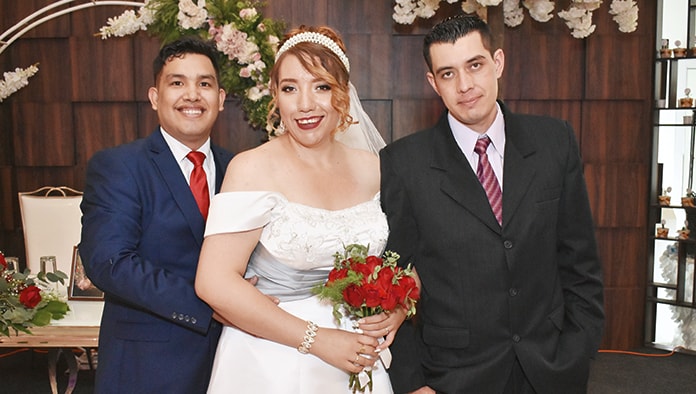 Enlazan sus vidas Rosa & Toño