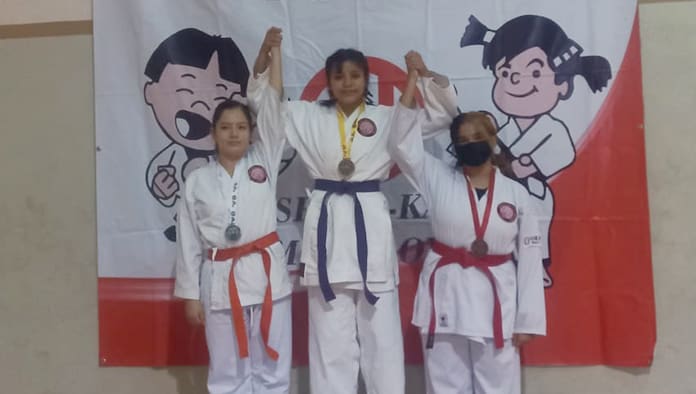Destacan en Copa Karate Monclova