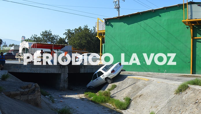Se echa clavado en arroyo