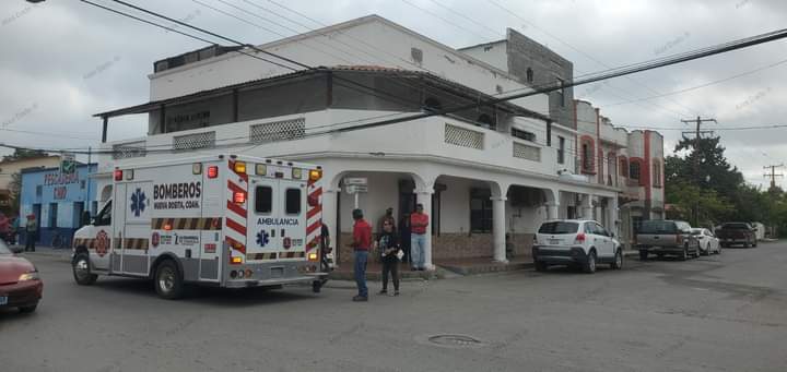 Los bomberos acudieron al llamado de los propietarios de la cafetería.