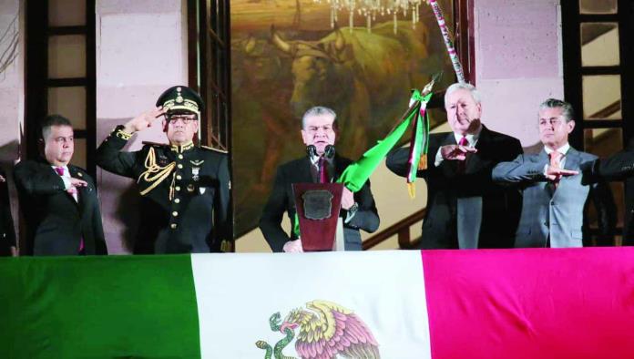 Encabeza Riquelme el Grito de Independencia