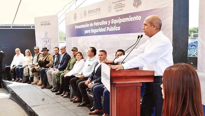 Entrega Alcalde treinta patrullas