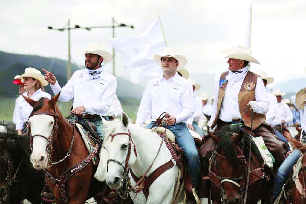 Cabalgata en el Festival de la Manzana