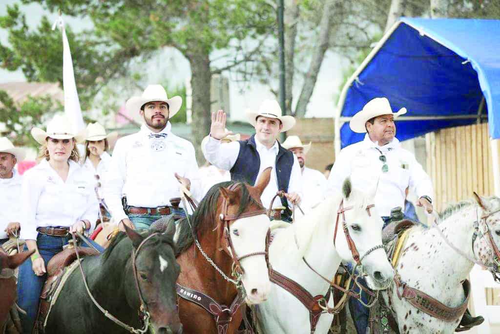 Cabalgata en el Festival de la Manzana