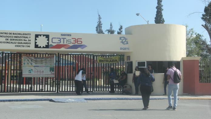 Abren oficina para becados