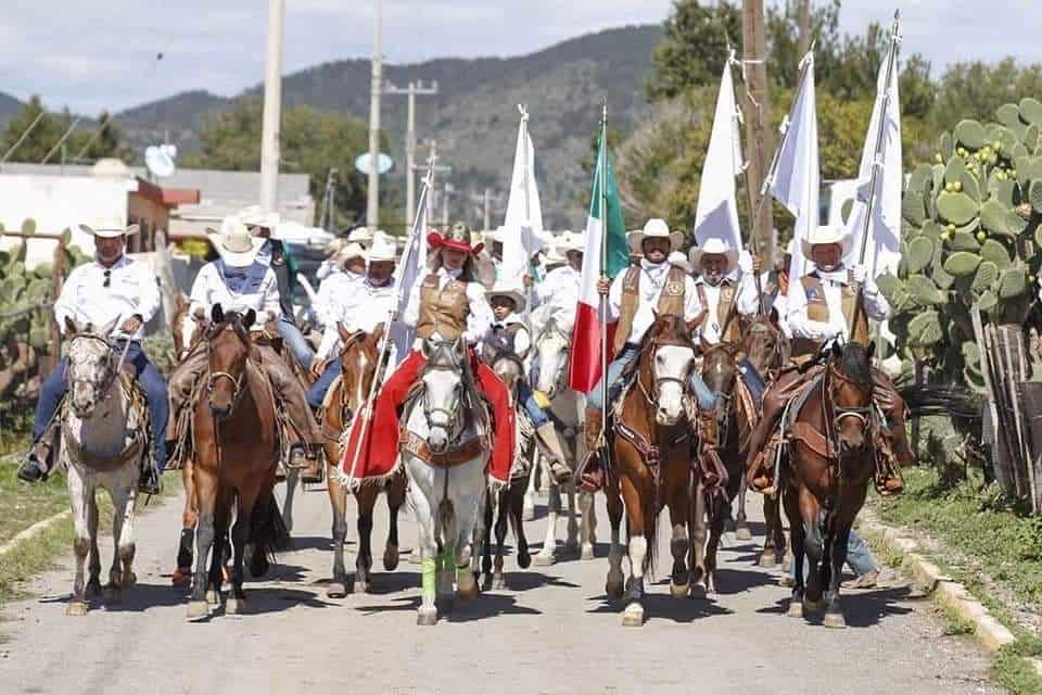 Cuatro Ciénegas | Presente Beto en Cabalgata