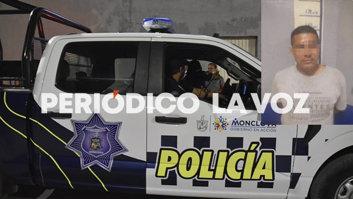El detenido acusó a la mujer de primero meterse a su casa y robarle un celular, situación que detonó la agresión