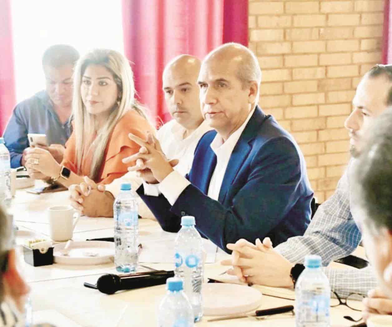 Evalúa alcalde a directores