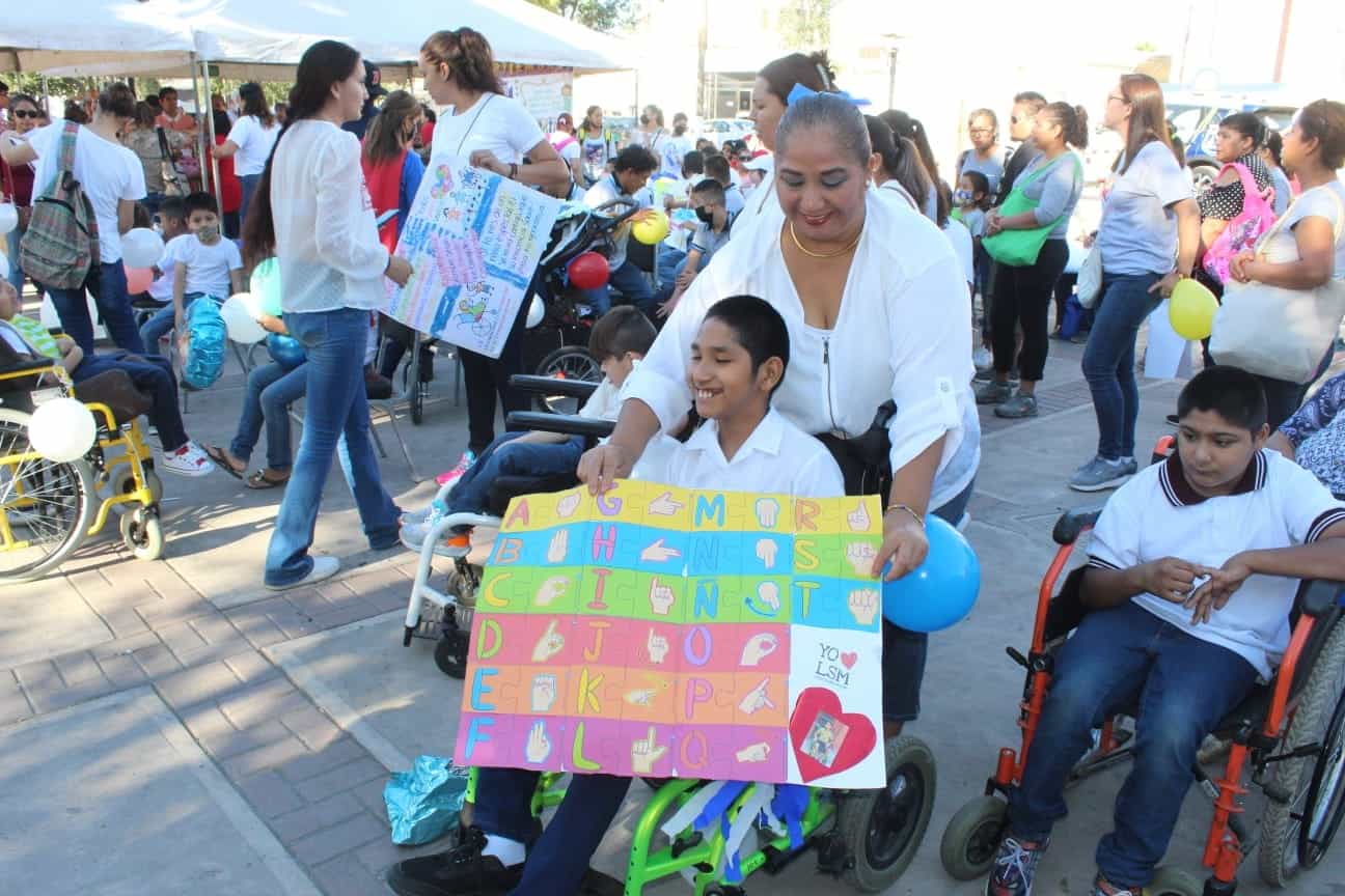 Realizan evento en el mes de la discapacidad