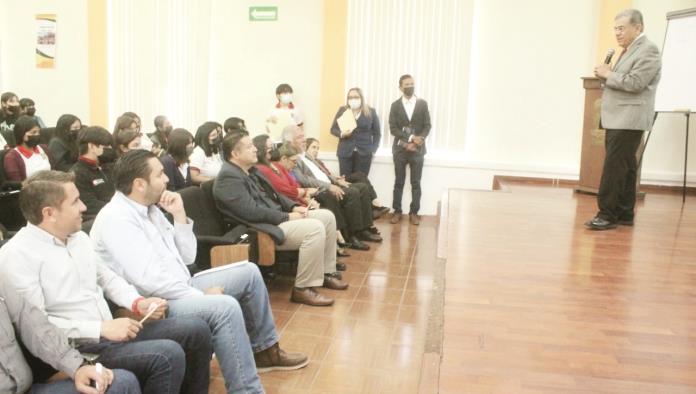 Regresa Hugo a Prepa Ladislao