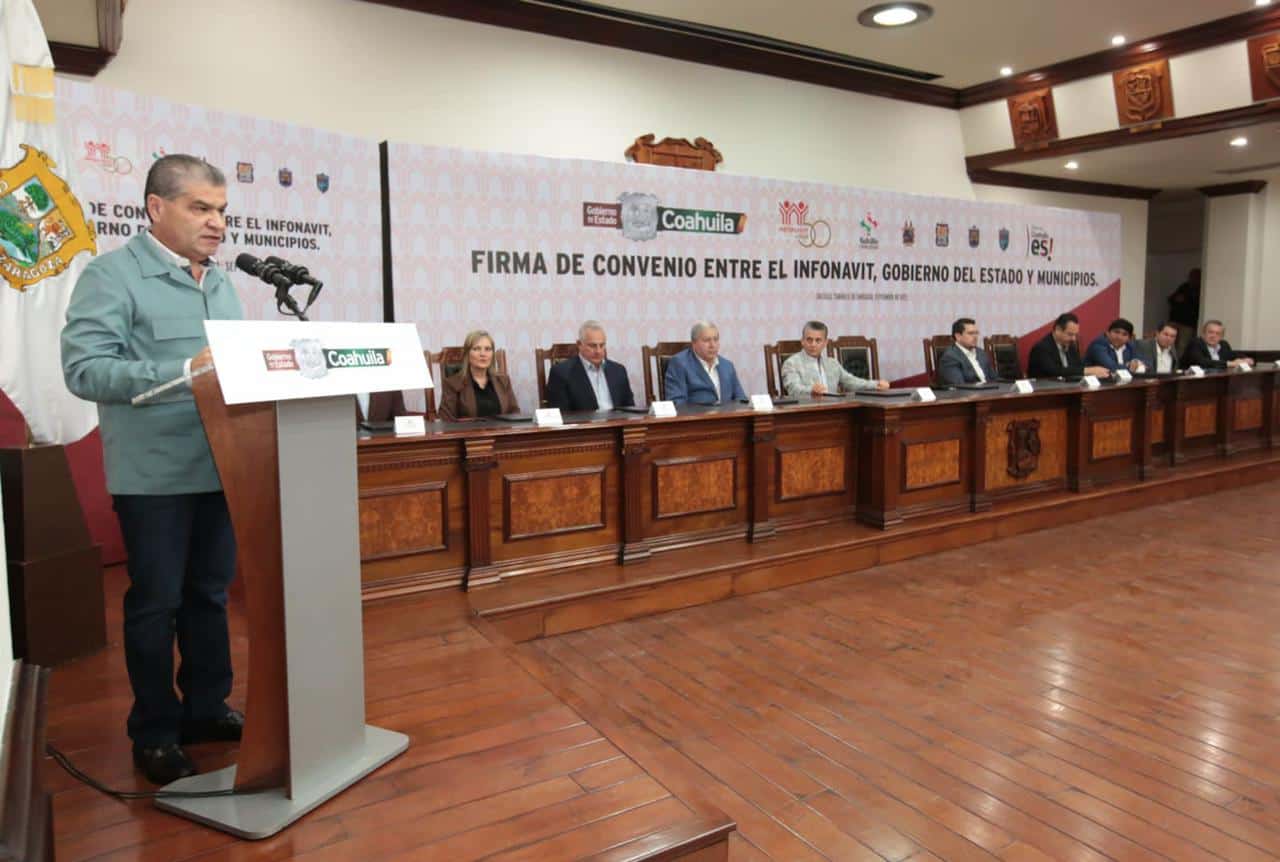 Firman convenio Coahuila e Infonavit