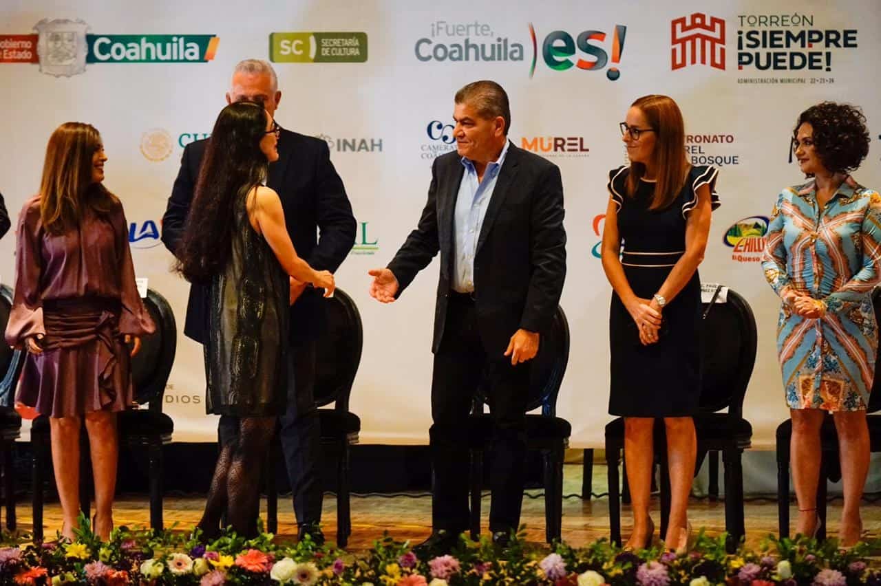Inauguran Exposición “El Arte de la Canción”