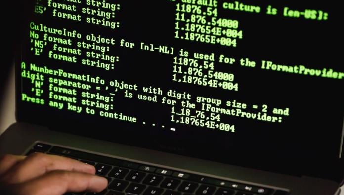 Hackeo de la Sedena revela más información que el hackeo de Julian Assange