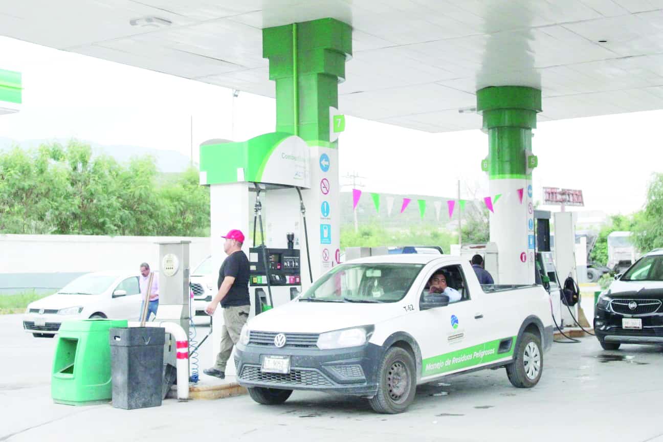 Compra gasolina y no sube “aguja”