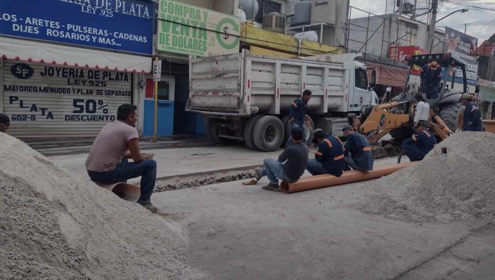Invierte SIMAS 360 mil en calle De la Fuente
