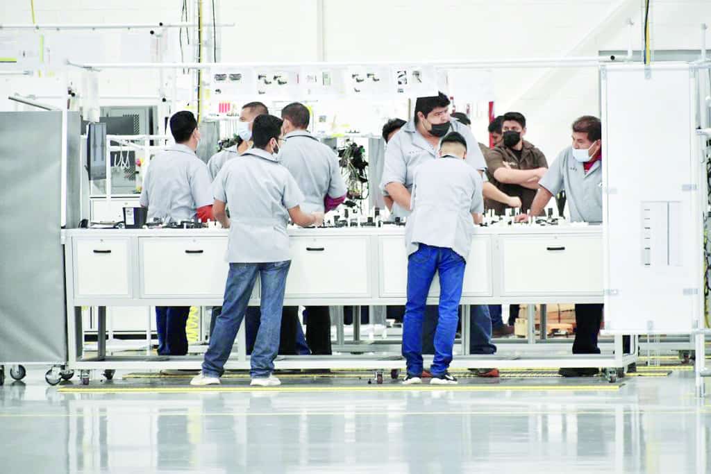 Consolida APTIV clúster automotriz