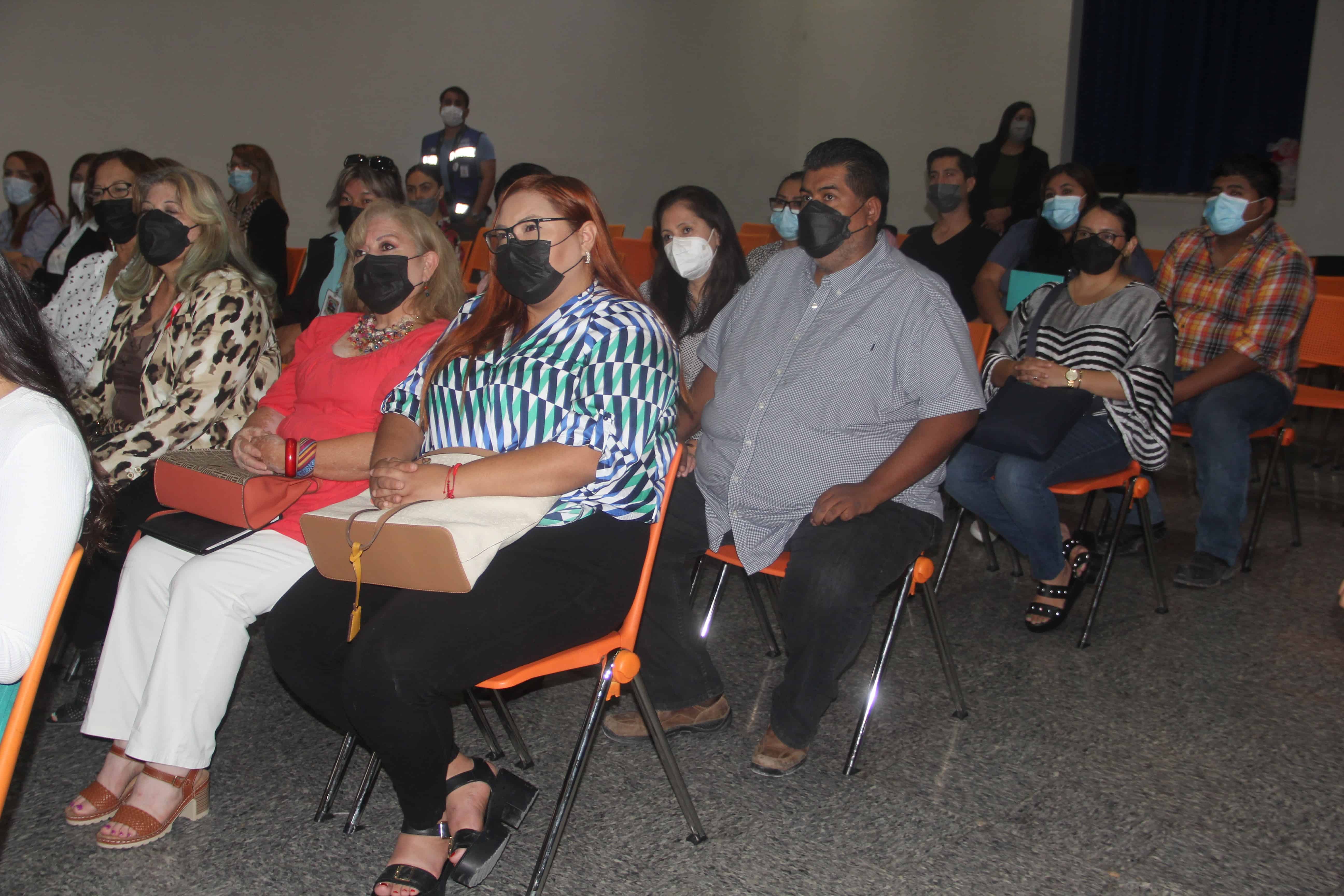 Han adoptado a 400 niños