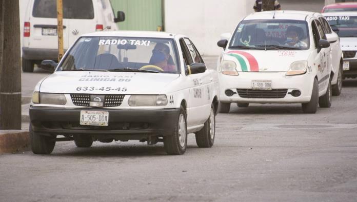 Circulan de taxis autos “chocolate”