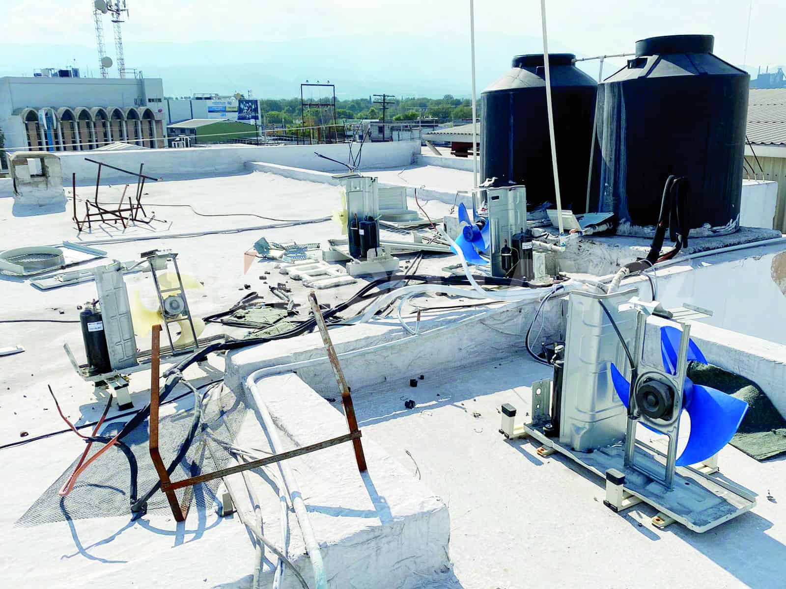 Roban equipos minisplit en el PAN Monclova.