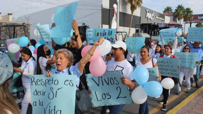 Marchan a favor de la vida