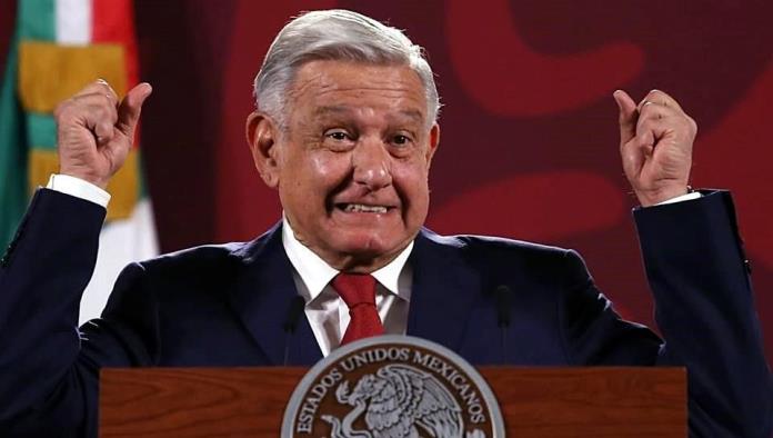 AMLO afirma que está en Belinda aceptar el concierto junto a Nodal en el Zócalo