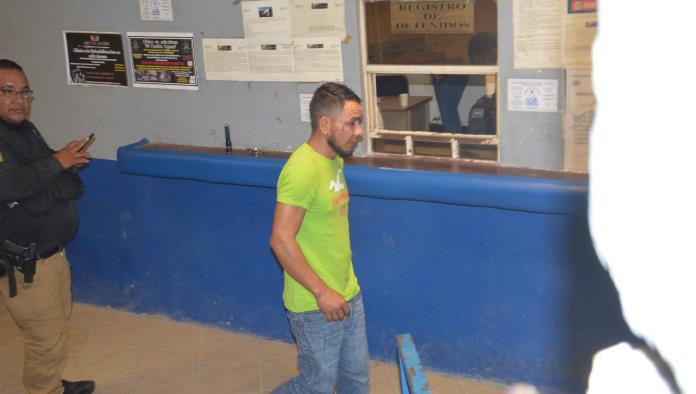 Llega drogado a  molestar a su ex