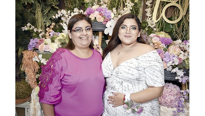 Denisse en camino hacia el altar