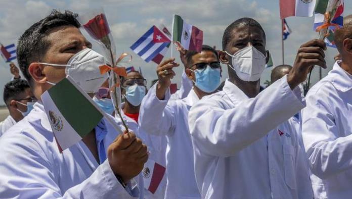 Legisladores de México y EU denuncian explotación laboral a médicos cubanos